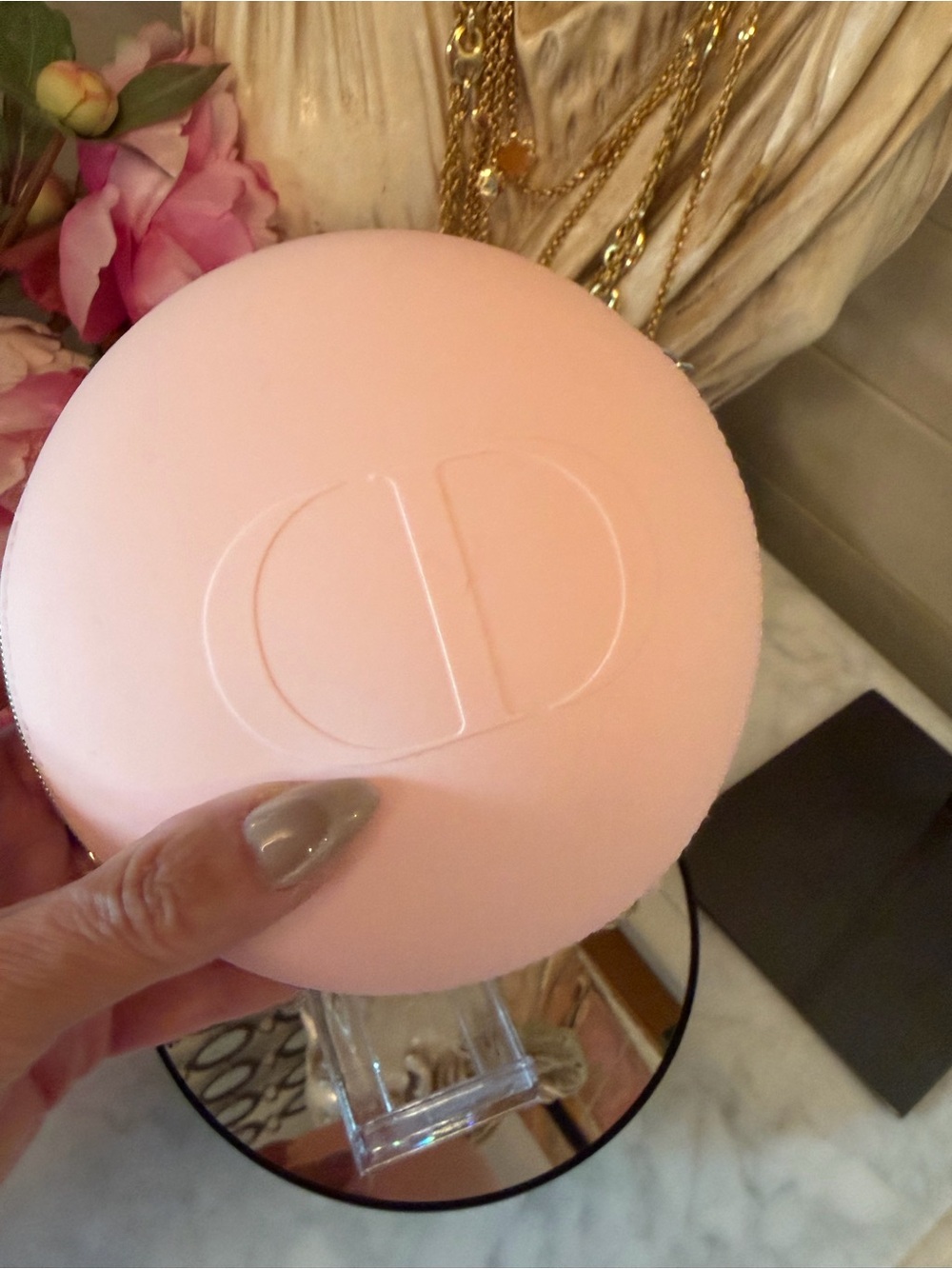 Dior Parfum Pink Round Luxury Silicon beauty case, Lippy, powder sponges, dusty - Picture 14 of 16